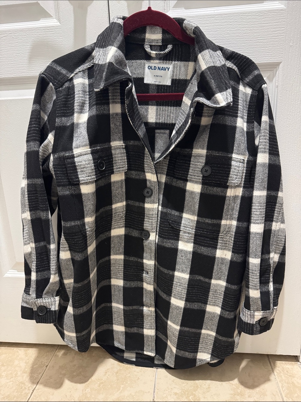 Old Navy Black & White Women’s Plaid Button-Down Shacket